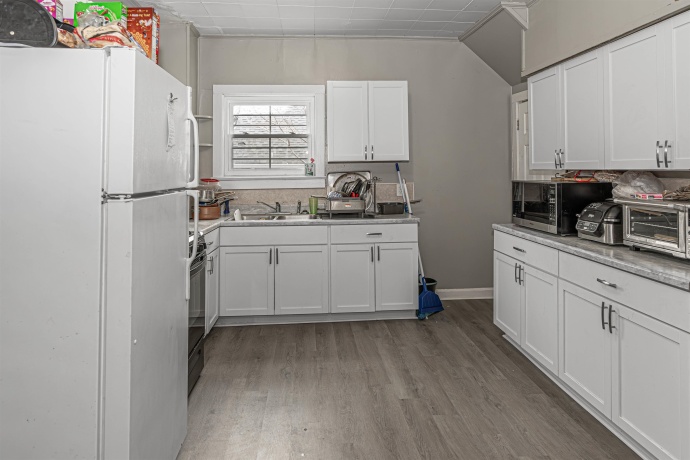 1304 Benton, ROCKFORD, Illinois 61107, ,2 Units,For Sale,Benton,202601882