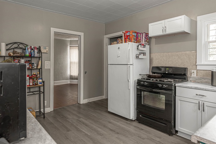 1304 Benton, ROCKFORD, Illinois 61107, ,2 Units,For Sale,Benton,202601882