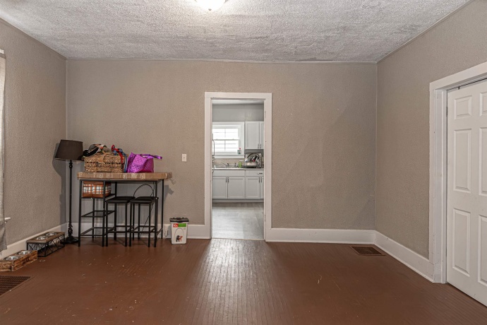 1304 Benton, ROCKFORD, Illinois 61107, ,2 Units,For Sale,Benton,202601882