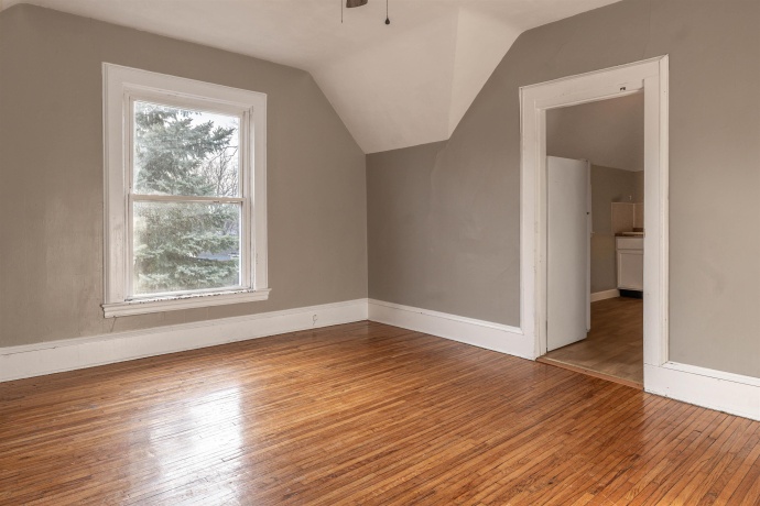 1304 Benton, ROCKFORD, Illinois 61107, ,2 Units,For Sale,Benton,202601882