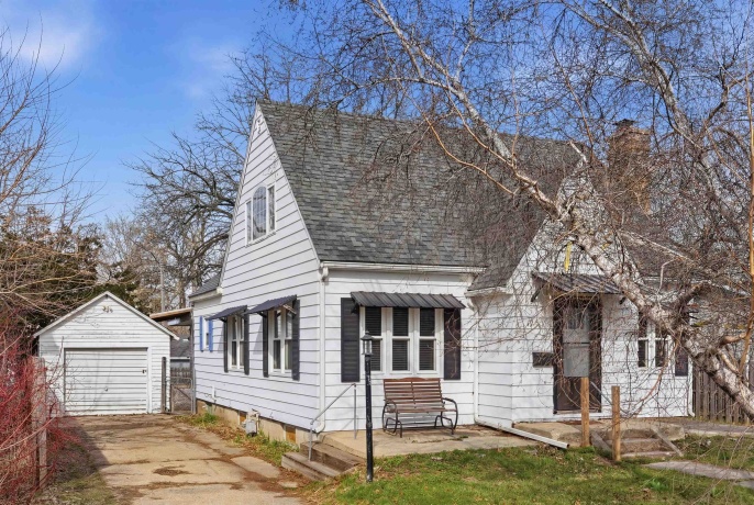 106 Mulberry, MOUNT MORRIS, Illinois 61054, 3 Bedrooms Bedrooms, ,2 BathroomsBathrooms,House,For Sale,Mulberry,202601885