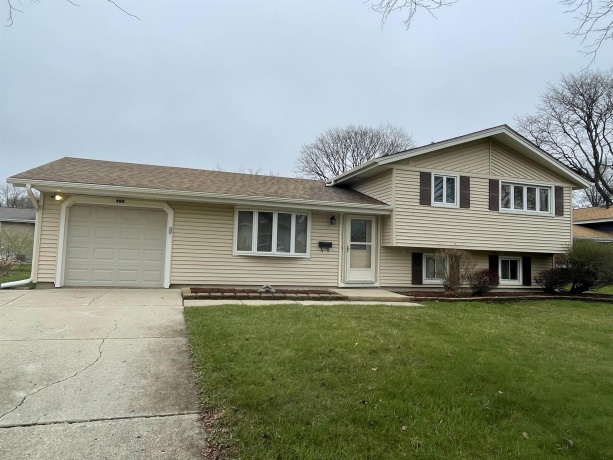 900 Georgean, SCHAUMBURG, Illinois 60193, 4 Bedrooms Bedrooms, ,2 BathroomsBathrooms,House,For Sale,Georgean,202601886