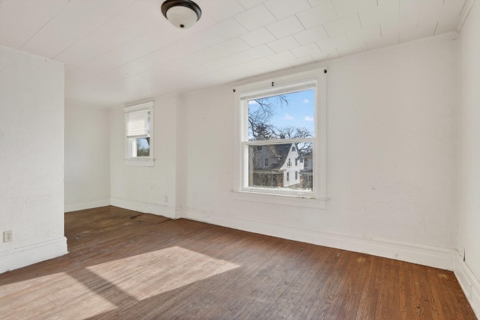 1012 Court, ROCKFORD, Illinois 61103, ,2 Units,For Sale,Court,202601884