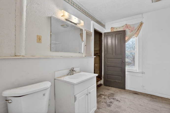 1012 Court, ROCKFORD, Illinois 61103, ,2 Units,For Sale,Court,202601884