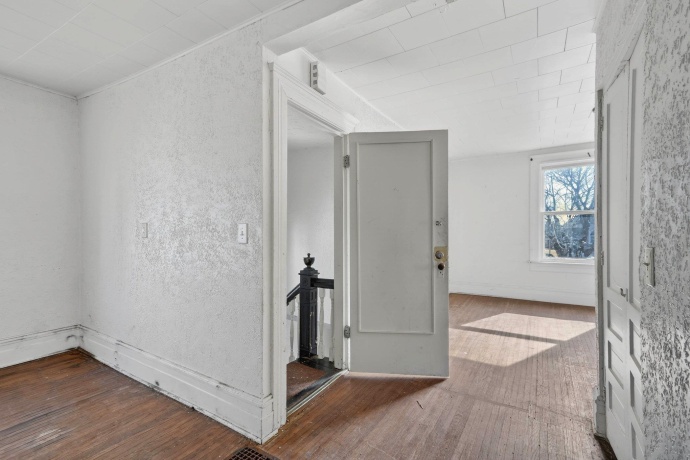 1012 Court, ROCKFORD, Illinois 61103, ,2 Units,For Sale,Court,202601884