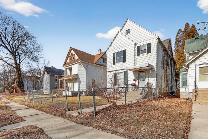 1012 Court, ROCKFORD, Illinois 61103, ,2 Units,For Sale,Court,202601884