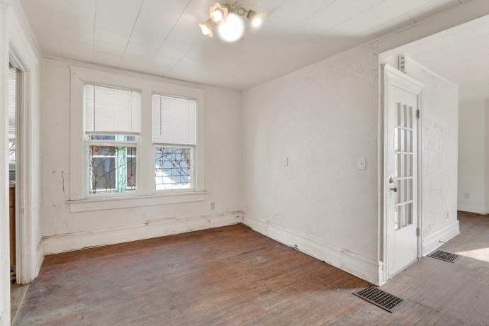 1012 Court, ROCKFORD, Illinois 61103, ,2 Units,For Sale,Court,202601884