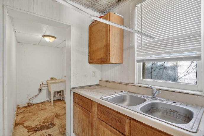 1012 Court, ROCKFORD, Illinois 61103, ,2 Units,For Sale,Court,202601884