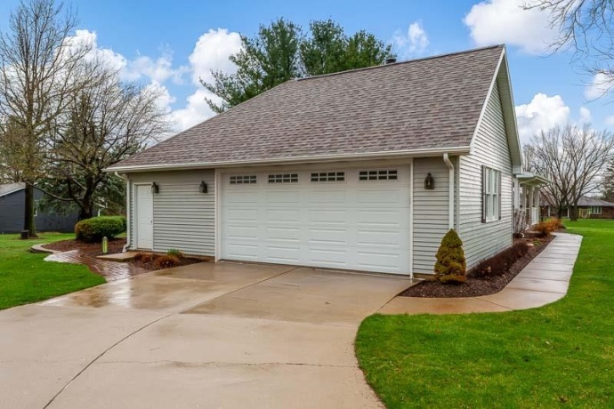 11548 CHATT, ROSCOE, Illinois 61073, 3 Bedrooms Bedrooms, ,2 BathroomsBathrooms,House,For Sale,CHATT,202601890