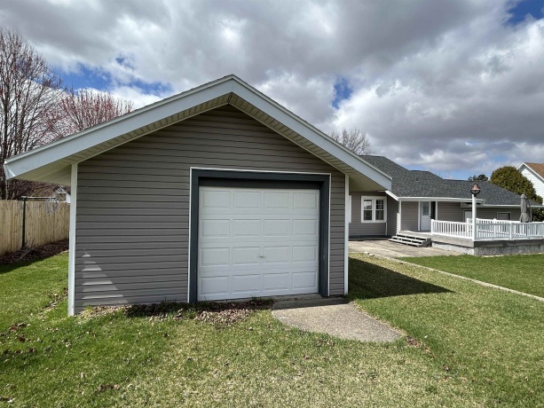 311 Stanton, DAVIS, Illinois 61019, 2 Bedrooms Bedrooms, ,1 BathroomBathrooms,House,For Sale,Stanton,202601888