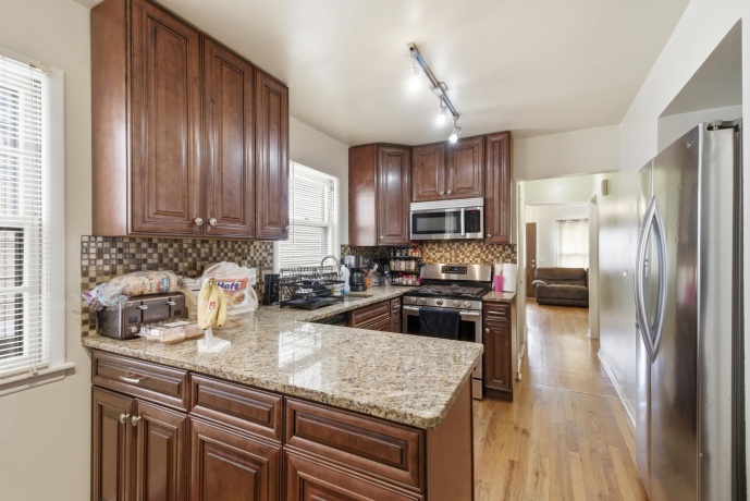 4622 Springfield, CHICAGO, Illinois 60625, 3 Bedrooms Bedrooms, ,2 BathroomsBathrooms,House,For Sale,Springfield,202601891