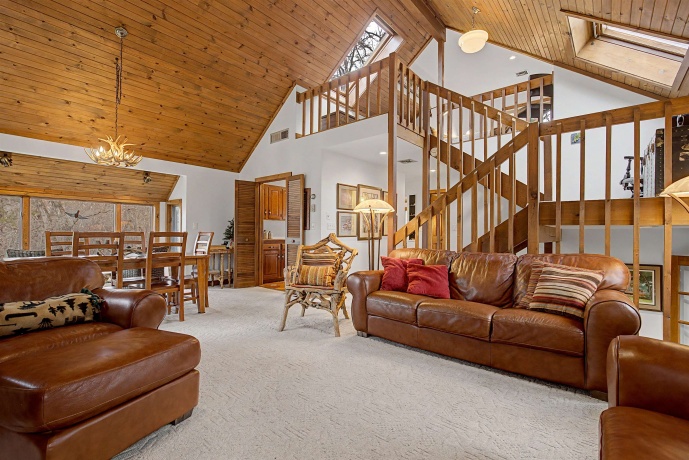 4 Juniper, GALENA, Illinois 61036, 2 Bedrooms Bedrooms, ,3 BathroomsBathrooms,House,For Sale,Juniper,202601818