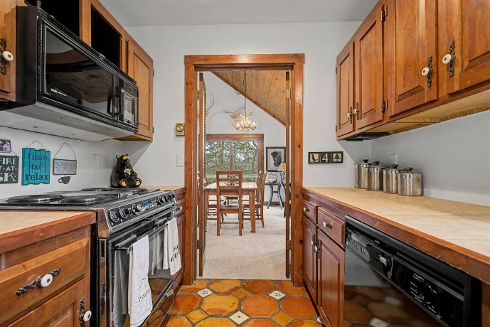 4 Juniper, GALENA, Illinois 61036, 2 Bedrooms Bedrooms, ,3 BathroomsBathrooms,House,For Sale,Juniper,202601818