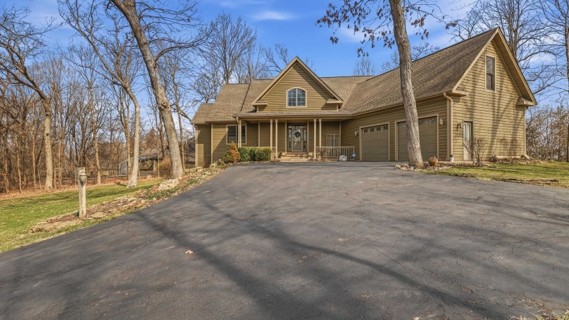 3 Vista Ridge, GALENA, Illinois 61036, 4 Bedrooms Bedrooms, ,3 BathroomsBathrooms,House,For Sale,Vista Ridge,202601893