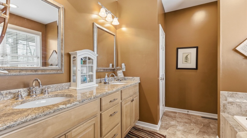 3 Vista Ridge, GALENA, Illinois 61036, 4 Bedrooms Bedrooms, ,3 BathroomsBathrooms,House,For Sale,Vista Ridge,202601893