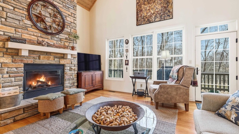 3 Vista Ridge, GALENA, Illinois 61036, 4 Bedrooms Bedrooms, ,3 BathroomsBathrooms,House,For Sale,Vista Ridge,202601893