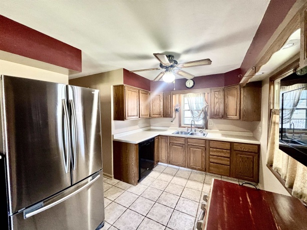 909 4th, BELVIDERE, Illinois 61008, 3 Bedrooms Bedrooms, ,1 BathroomBathrooms,House,For Sale,4th,202601894