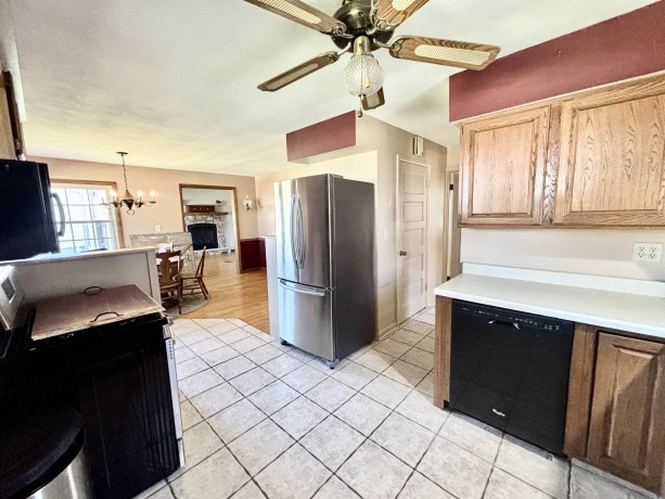 909 4th, BELVIDERE, Illinois 61008, 3 Bedrooms Bedrooms, ,1 BathroomBathrooms,House,For Sale,4th,202601894