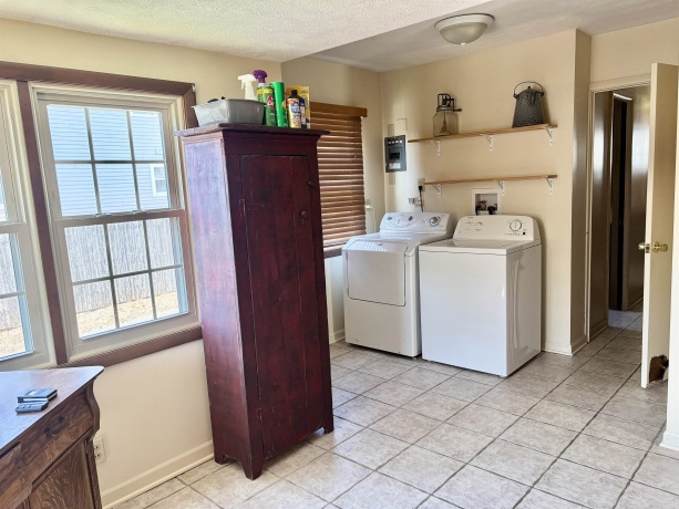 909 4th, BELVIDERE, Illinois 61008, 3 Bedrooms Bedrooms, ,1 BathroomBathrooms,House,For Sale,4th,202601894