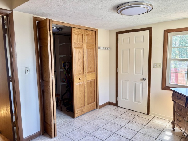 909 4th, BELVIDERE, Illinois 61008, 3 Bedrooms Bedrooms, ,1 BathroomBathrooms,House,For Sale,4th,202601894