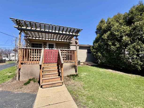 909 4th, BELVIDERE, Illinois 61008, 3 Bedrooms Bedrooms, ,1 BathroomBathrooms,House,For Sale,4th,202601894