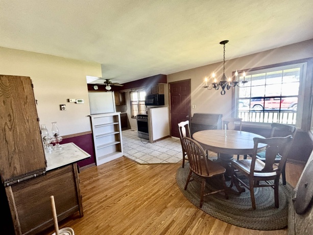 909 4th, BELVIDERE, Illinois 61008, 3 Bedrooms Bedrooms, ,1 BathroomBathrooms,House,For Sale,4th,202601894