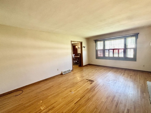 909 4th, BELVIDERE, Illinois 61008, 3 Bedrooms Bedrooms, ,1 BathroomBathrooms,House,For Sale,4th,202601894