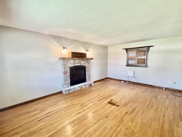 909 4th, BELVIDERE, Illinois 61008, 3 Bedrooms Bedrooms, ,1 BathroomBathrooms,House,For Sale,4th,202601894