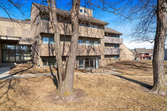 218 #2b Bienterra, ROCKFORD, Illinois 61107, 2 Bedrooms Bedrooms, ,2 BathroomsBathrooms,Condominium,For Sale,Bienterra,202601895