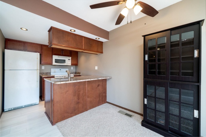 218 #2b Bienterra, ROCKFORD, Illinois 61107, 2 Bedrooms Bedrooms, ,2 BathroomsBathrooms,Condominium,For Sale,Bienterra,202601895