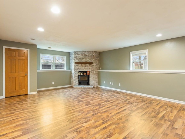 207 Coronado, LOVES PARK, Illinois 61111, 3 Bedrooms Bedrooms, ,2 BathroomsBathrooms,House,For Sale,Coronado,202601897