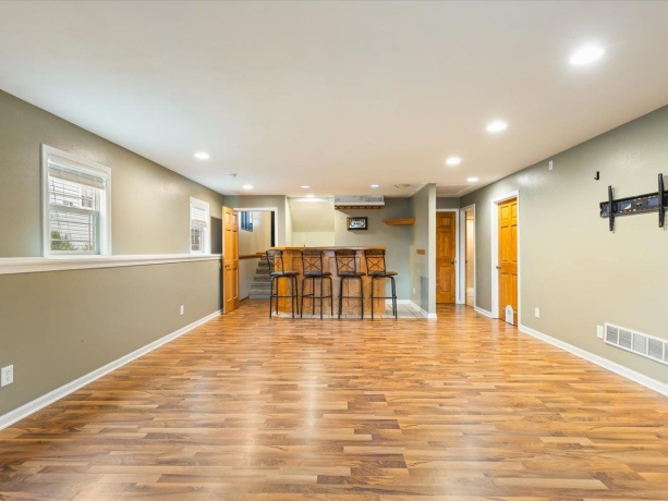 207 Coronado, LOVES PARK, Illinois 61111, 3 Bedrooms Bedrooms, ,2 BathroomsBathrooms,House,For Sale,Coronado,202601897