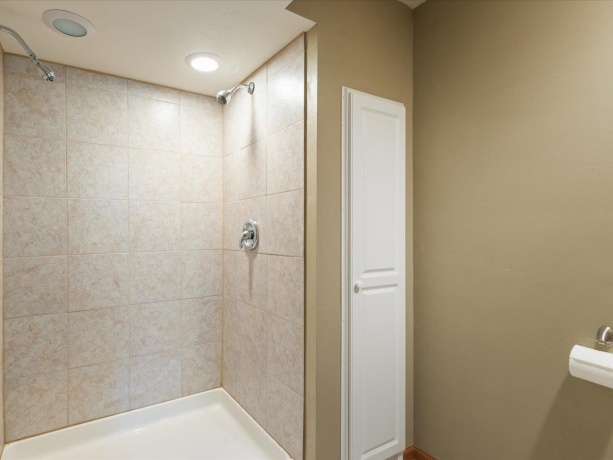 207 Coronado, LOVES PARK, Illinois 61111, 3 Bedrooms Bedrooms, ,2 BathroomsBathrooms,House,For Sale,Coronado,202601897