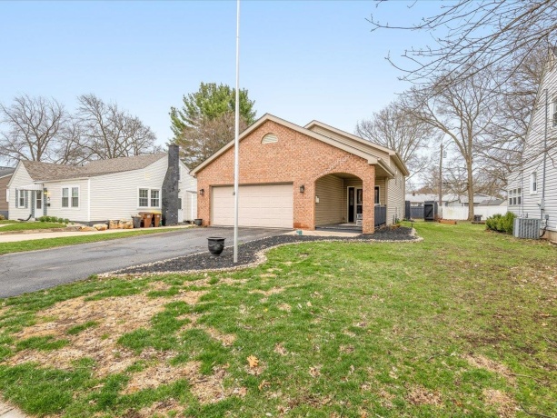 207 Coronado, LOVES PARK, Illinois 61111, 3 Bedrooms Bedrooms, ,2 BathroomsBathrooms,House,For Sale,Coronado,202601897