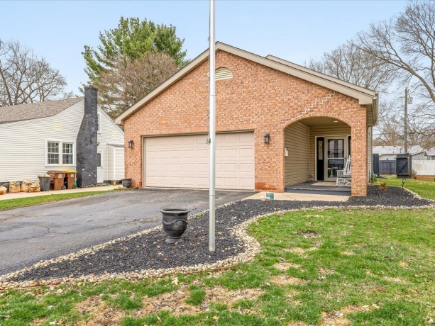 207 Coronado, LOVES PARK, Illinois 61111, 3 Bedrooms Bedrooms, ,2 BathroomsBathrooms,House,For Sale,Coronado,202601897