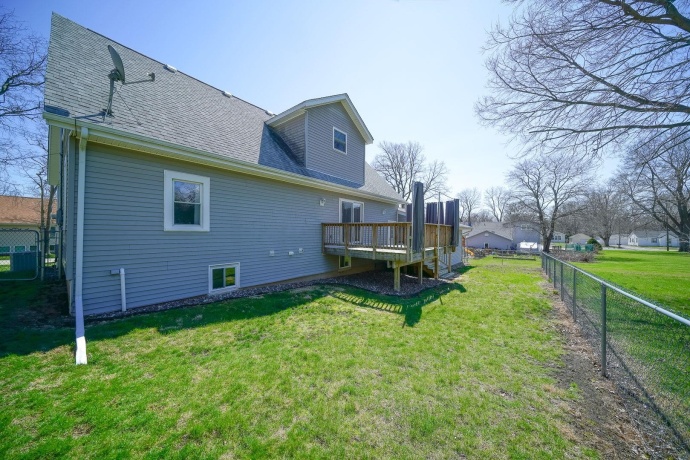 711 Taylor, PECATONICA, Illinois 61063, 2 Bedrooms Bedrooms, ,2 BathroomsBathrooms,House,For Sale,Taylor,202601900