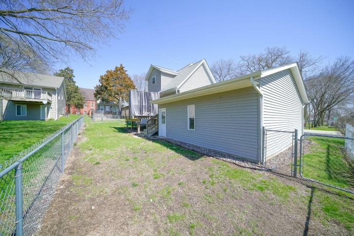 711 Taylor, PECATONICA, Illinois 61063, 2 Bedrooms Bedrooms, ,2 BathroomsBathrooms,House,For Sale,Taylor,202601900