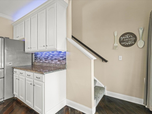 342 Comstock, ELGIN, Illinois 60124, 4 Bedrooms Bedrooms, ,3 BathroomsBathrooms,House,For Sale,Comstock,202601902