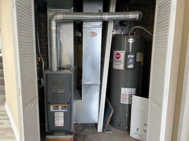 1121 8th, BELVIDERE, Illinois 61008, ,2 Units,For Sale,8th,202601907