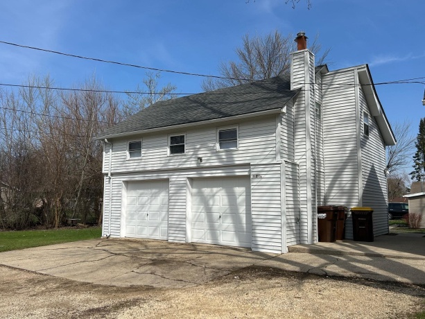 1121 8th, BELVIDERE, Illinois 61008, ,2 Units,For Sale,8th,202601907