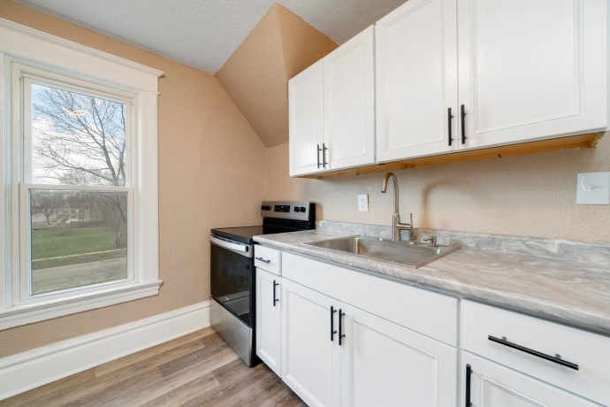 906 5th, ROCKFORD, Illinois 61104, ,2 Units,For Sale,5th,202601909