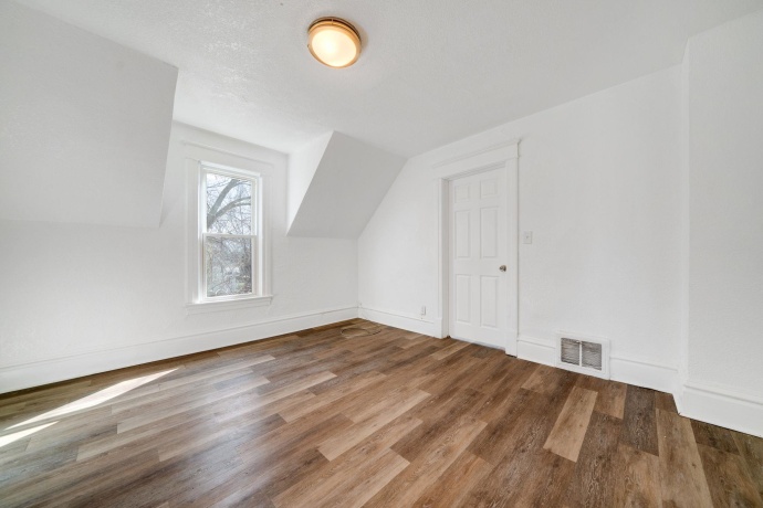 906 5th, ROCKFORD, Illinois 61104, ,2 Units,For Sale,5th,202601909