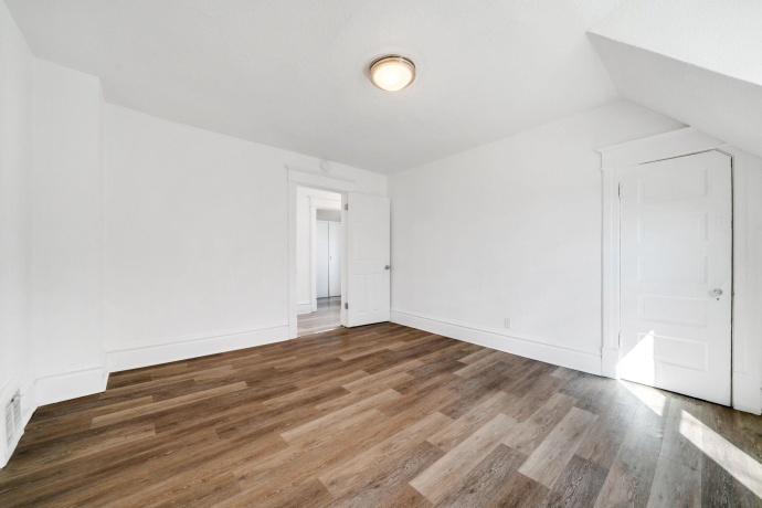 906 5th, ROCKFORD, Illinois 61104, ,2 Units,For Sale,5th,202601909