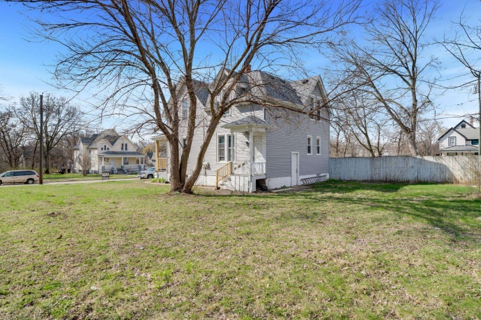 906 5th, ROCKFORD, Illinois 61104, ,2 Units,For Sale,5th,202601909