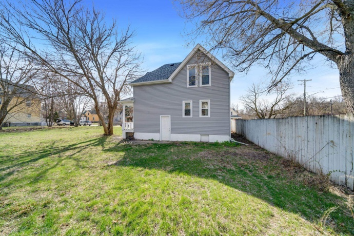 906 5th, ROCKFORD, Illinois 61104, ,2 Units,For Sale,5th,202601909