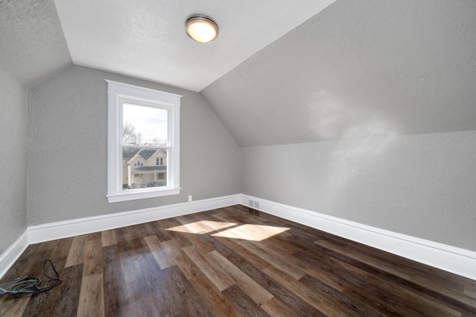 906 5th, ROCKFORD, Illinois 61104, ,2 Units,For Sale,5th,202601909