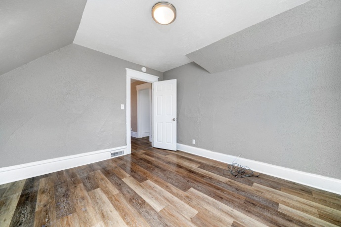 906 5th, ROCKFORD, Illinois 61104, ,2 Units,For Sale,5th,202601909