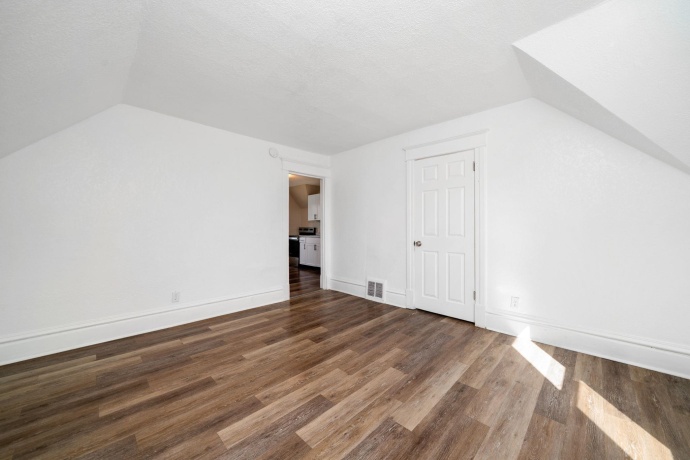 906 5th, ROCKFORD, Illinois 61104, ,2 Units,For Sale,5th,202601909