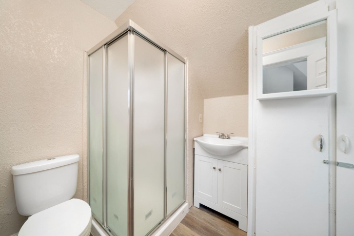 906 5th, ROCKFORD, Illinois 61104, ,2 Units,For Sale,5th,202601909