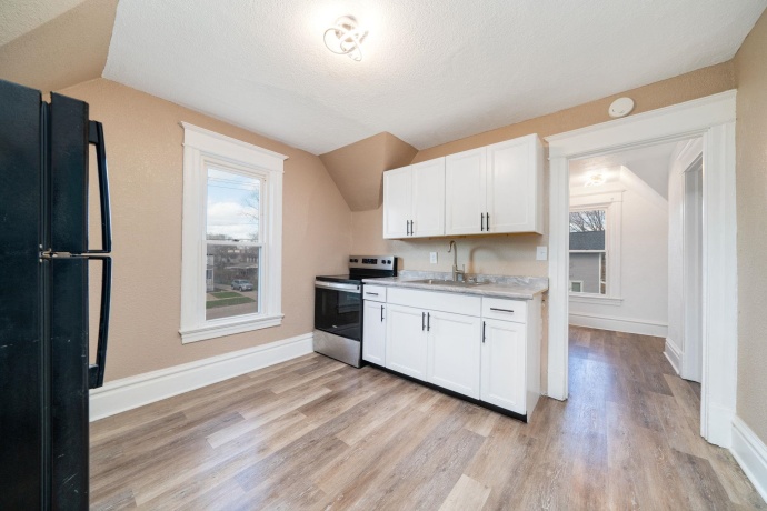 906 5th, ROCKFORD, Illinois 61104, ,2 Units,For Sale,5th,202601909